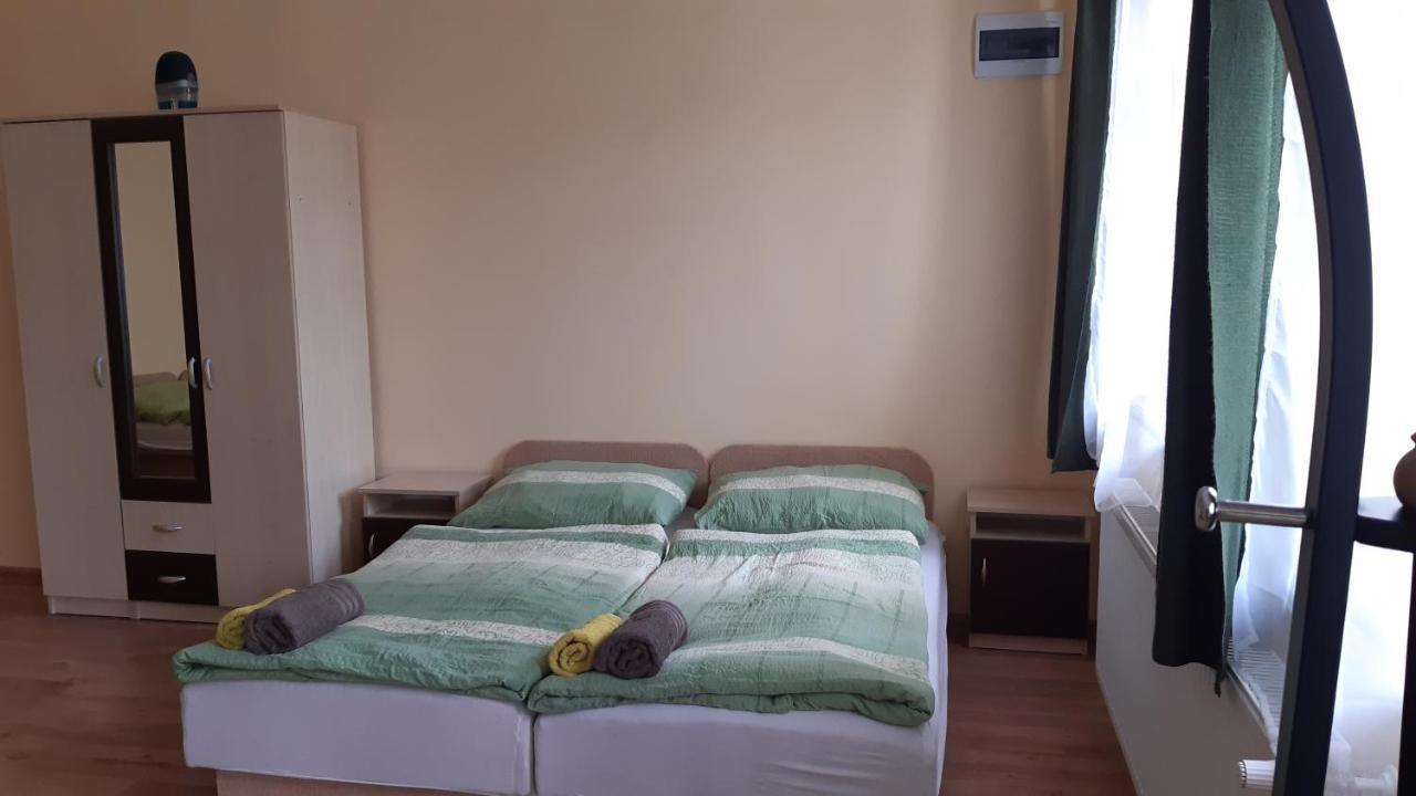 Hotel Bajusz Vendeghaz Tornyosnémeti Zewnętrze zdjęcie