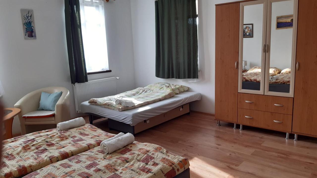Hotel Bajusz Vendeghaz Tornyosnémeti Zewnętrze zdjęcie